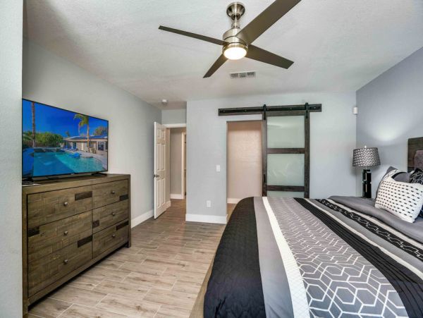 Palm Springs Home 984199