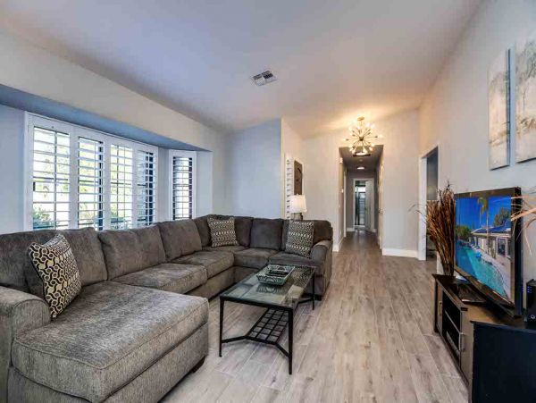 Palm Springs Home 984199