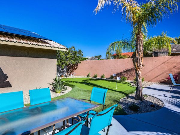 Palm Springs Home 984199