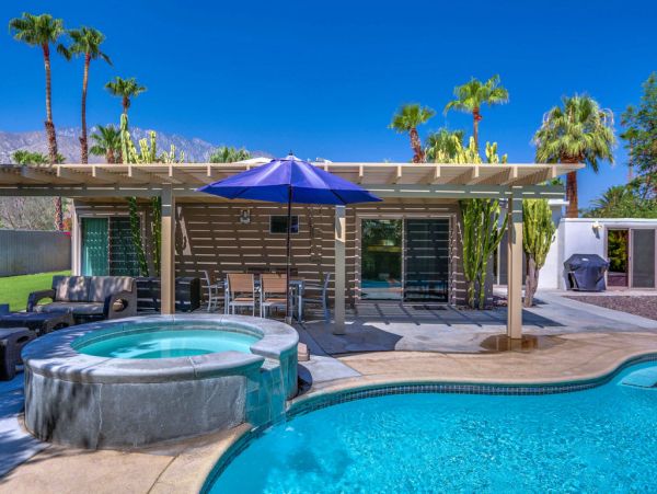 Palm Springs Home 984200