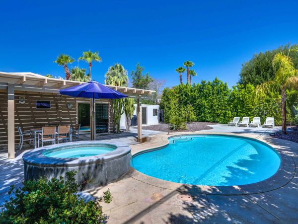 Palm Springs Home 984200