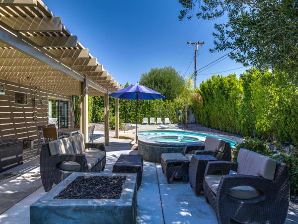 Palm Springs Home 984200