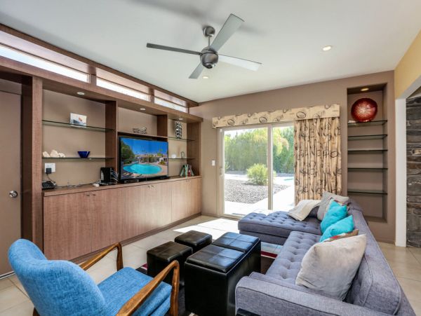Palm Springs Home 984200