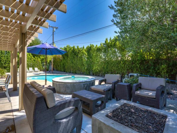 Palm Springs Home 984200