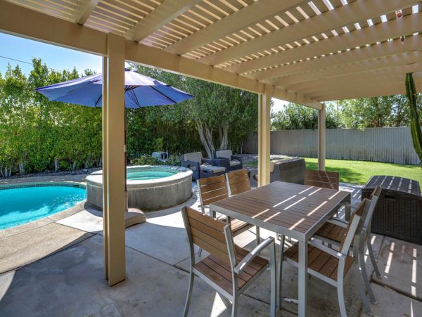 Palm Springs Home 984200