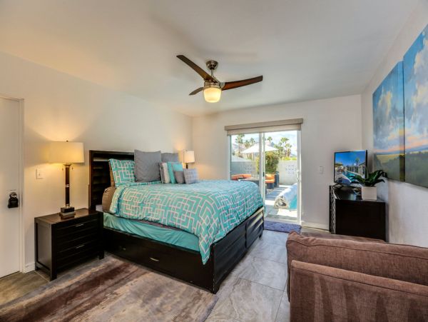 Palm Springs Home 984203