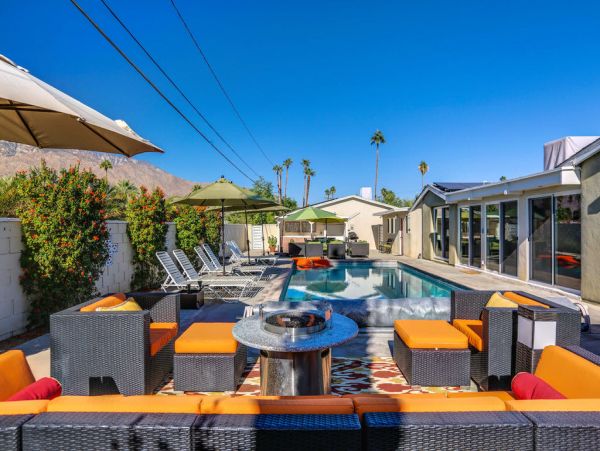 Palm Springs Home 984203