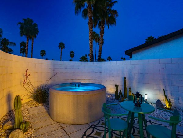 Palm Springs Home 984204