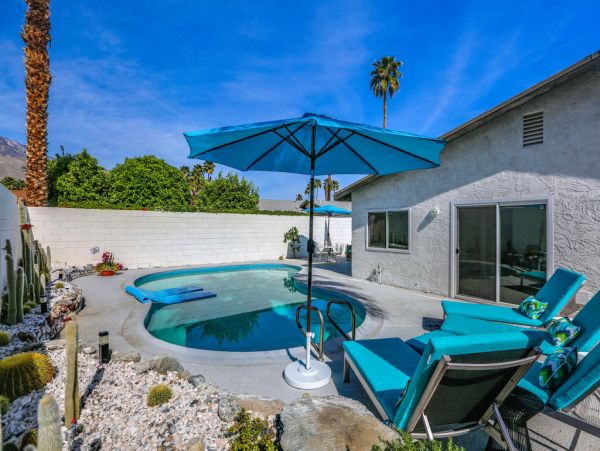Palm Springs Home 984204