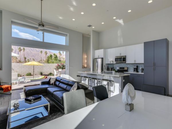 Palm Springs Home 984205