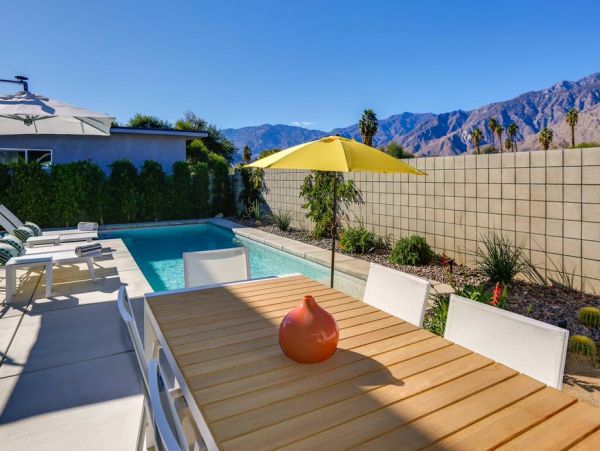 Palm Springs Home 984205