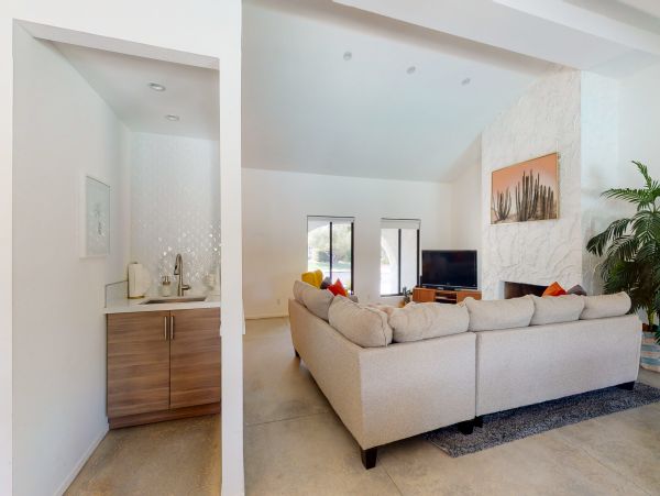 Palm Springs Home 984206