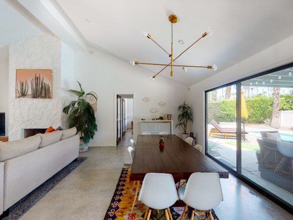 Palm Springs Home 984206