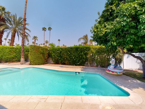 Palm Springs Home 984206