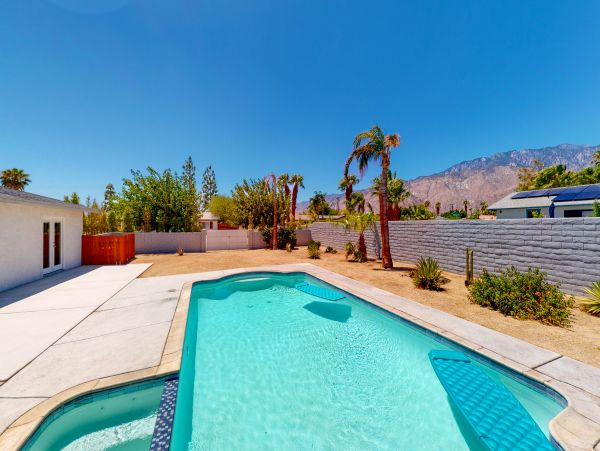Palm Springs Home 984207