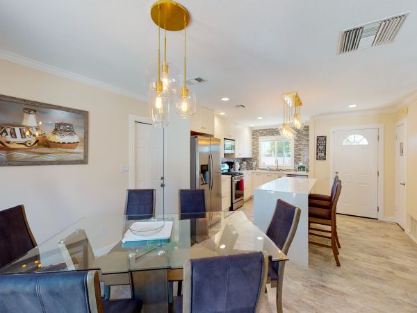 Palm Springs Home 984207
