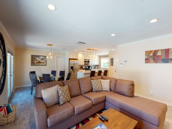 Palm Springs Home 984207