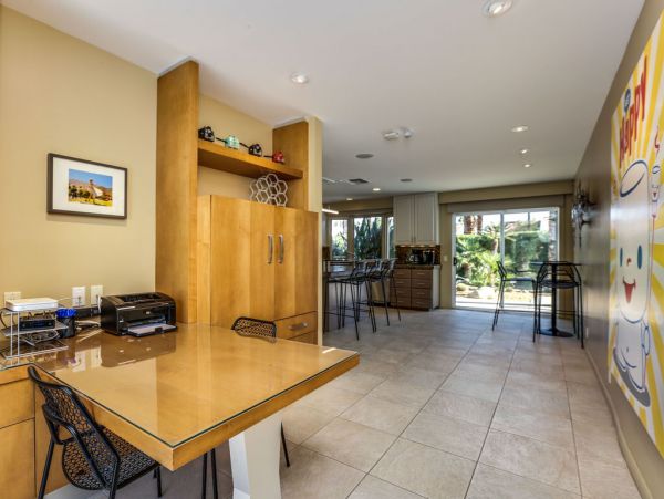 Palm Springs Home 984209