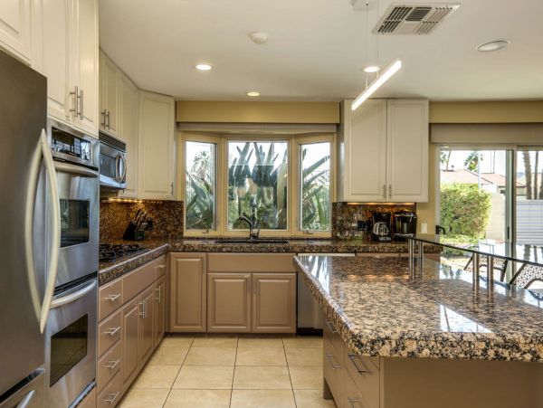 Palm Springs Home 984209