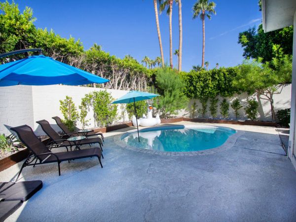 Palm Springs Home 984211