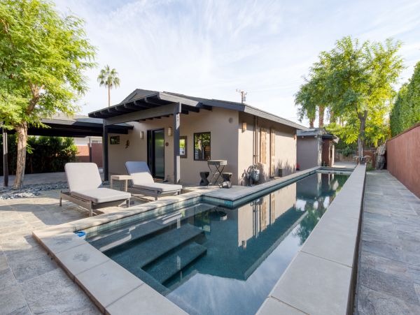 Palm Springs Home 984213