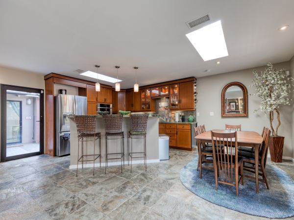 Palm Springs Home 984213
