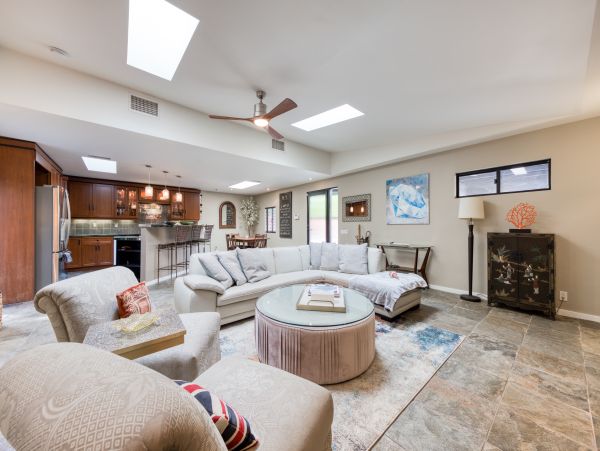 Palm Springs Home 984213