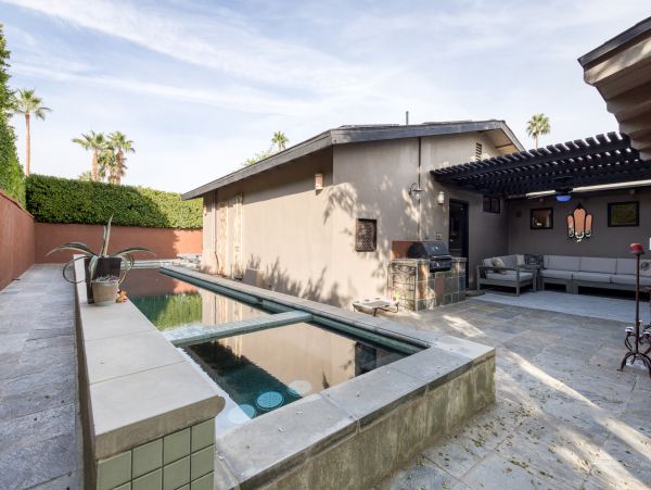 Palm Springs Home 984213