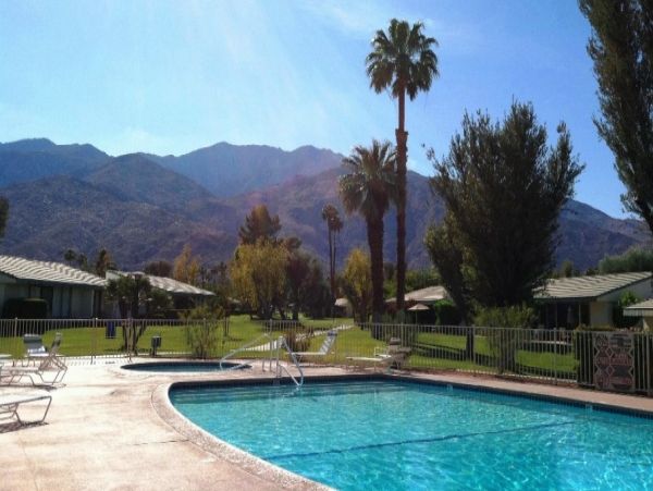 Palm Springs Home 984214