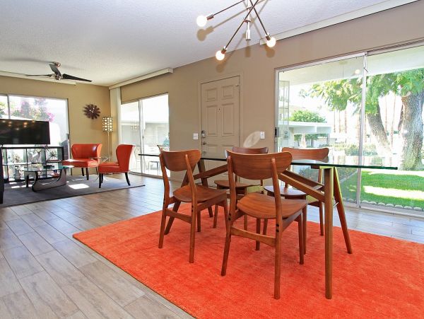 Palm Springs Home 984215