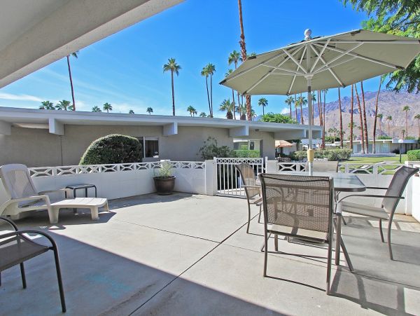 Palm Springs Home 984215