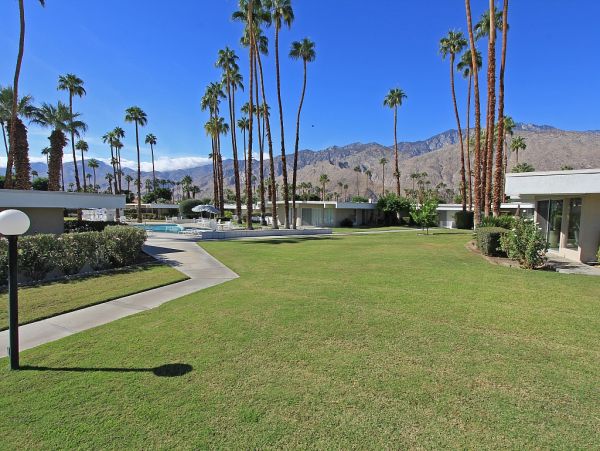 Palm Springs Home 984215
