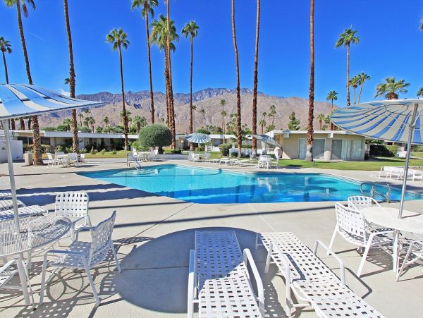 Palm Springs Home 984215