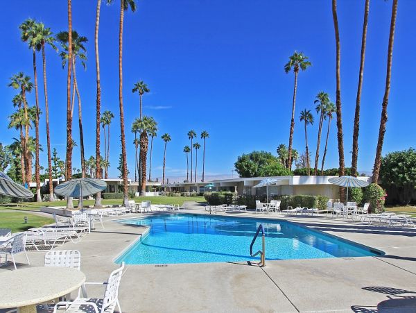 Palm Springs Home 984215