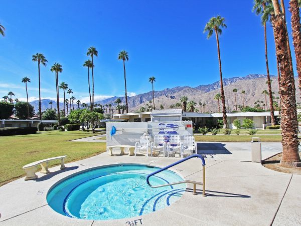 Palm Springs Home 984215