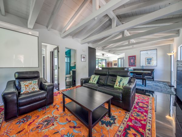 Palm Springs Home 984216