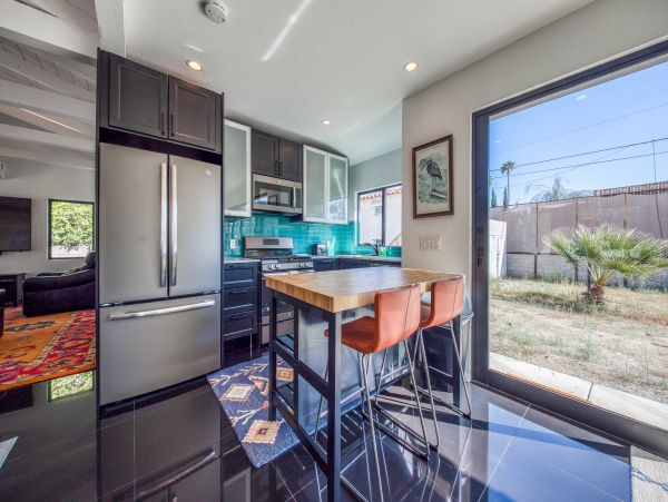 Palm Springs Home 984216