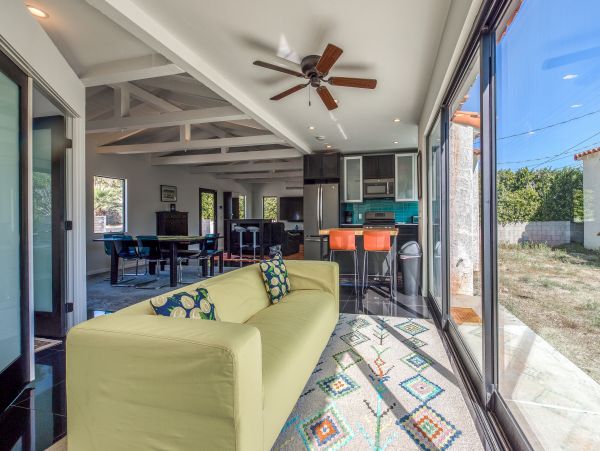 Palm Springs Home 984216