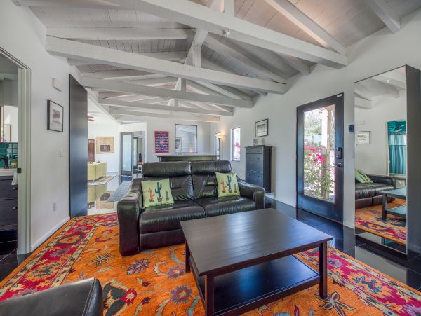 Palm Springs Home 984216