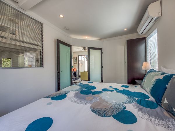 Palm Springs Home 984216
