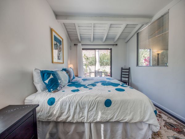 Palm Springs Home 984216