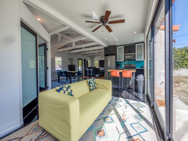 Palm Springs Home 984216