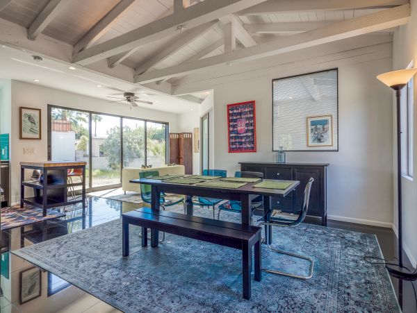 Palm Springs Home 984216