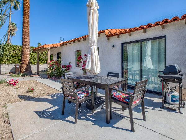 Palm Springs Home 984216