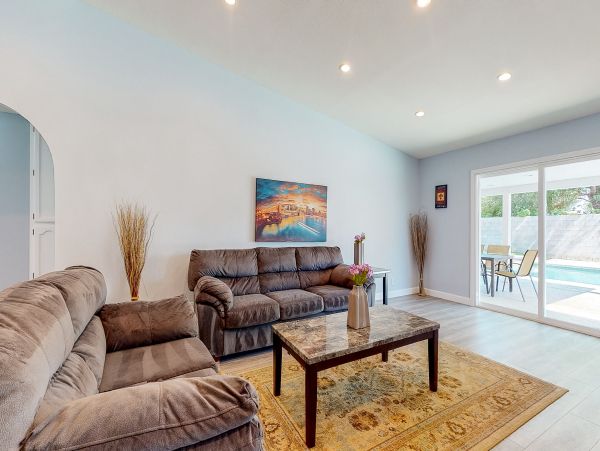 Palm Springs Home 984217