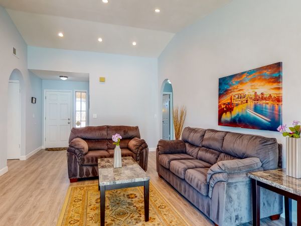 Palm Springs Home 984217