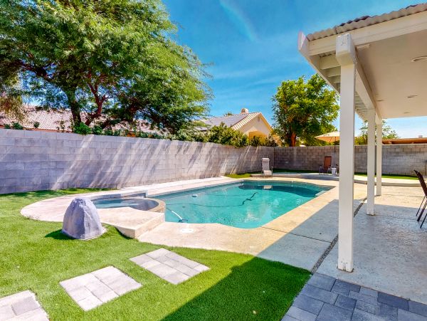 Palm Springs Home 984217