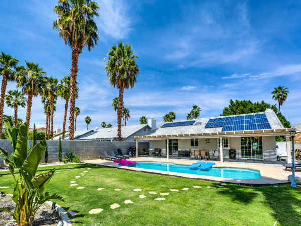 Palm Springs Home 984218