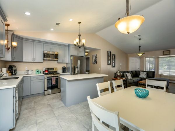 Palm Springs Home 984218