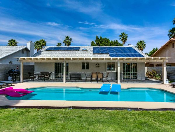 Palm Springs Home 984218
